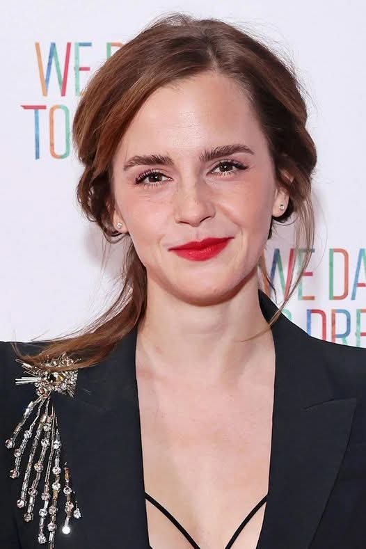 6PviwDMx Emma Watson 11.jpg